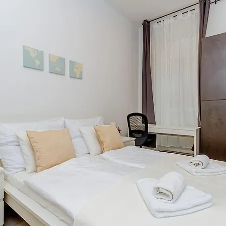 Location Spacious דירה