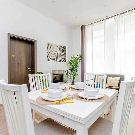 Location Spacious *